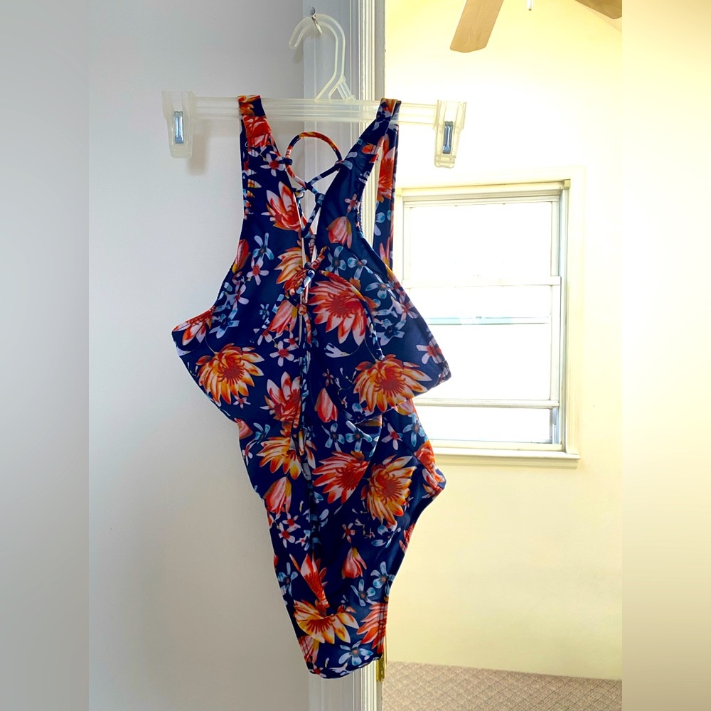 Cupshe new without tags bathing suit